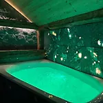 Bergromantik Charisma Mit Eigener Sauna, Whirlpool Und Bergblick アパート